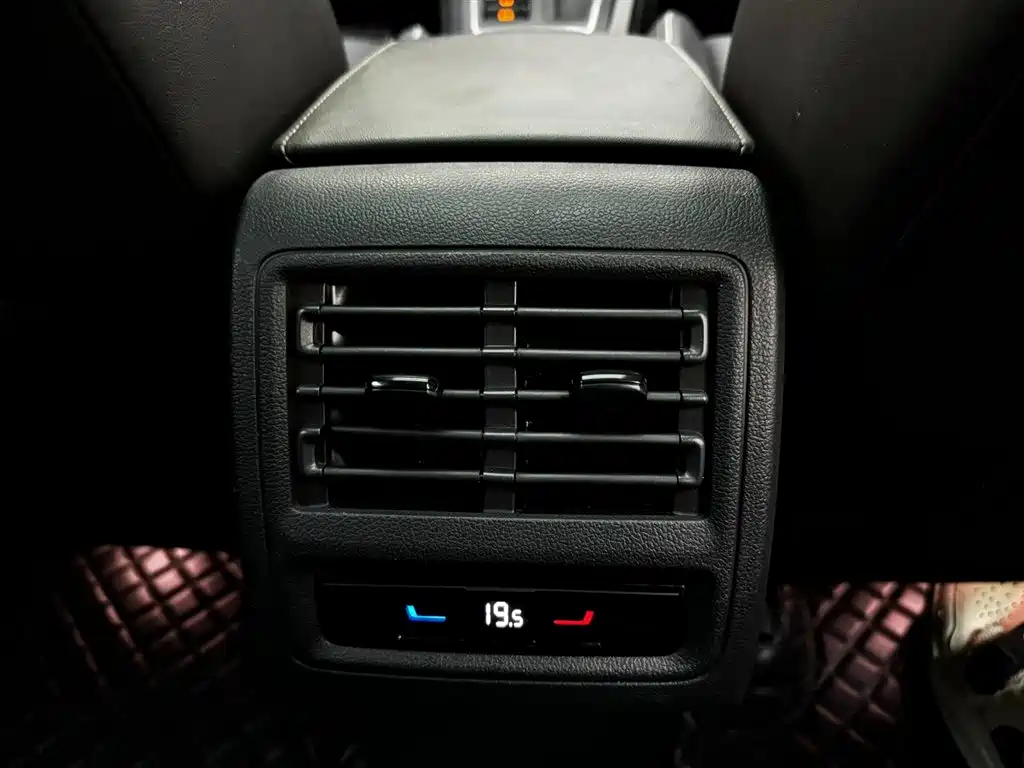 Volkswagen Volkswagen Golf 2021 280TSI DSG R-Line 2023 - thumbnail 9