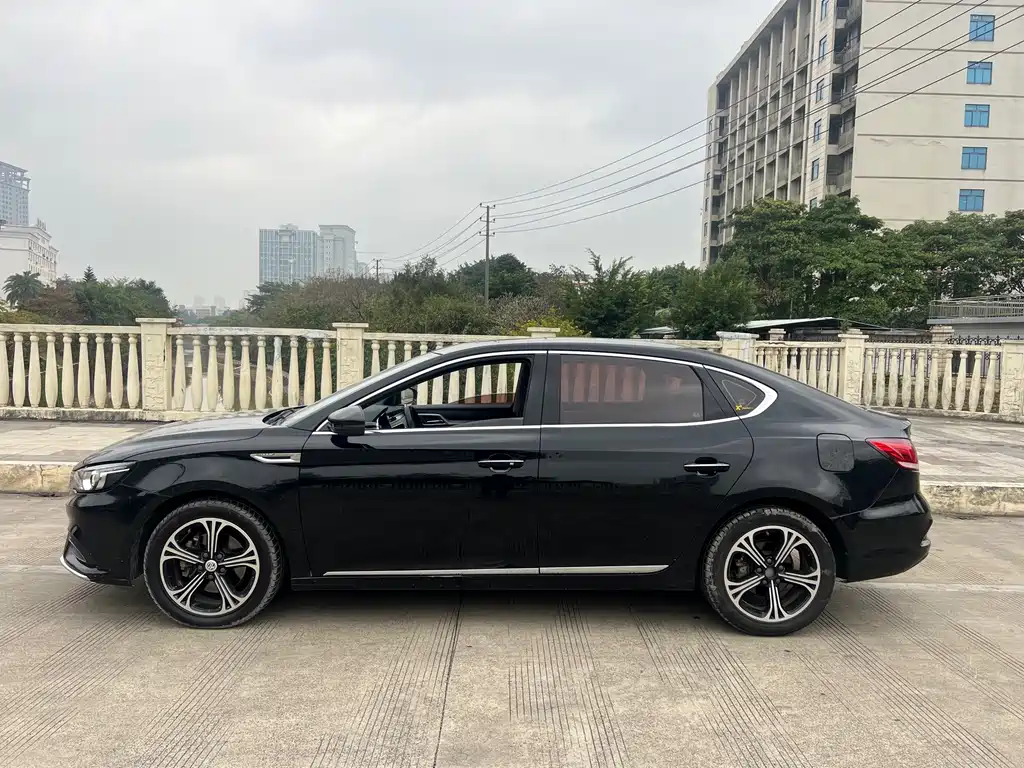 MG MG6 2017 20T Automatic Luxury Smart Connect Edition China V 2018 - thumbnail 4