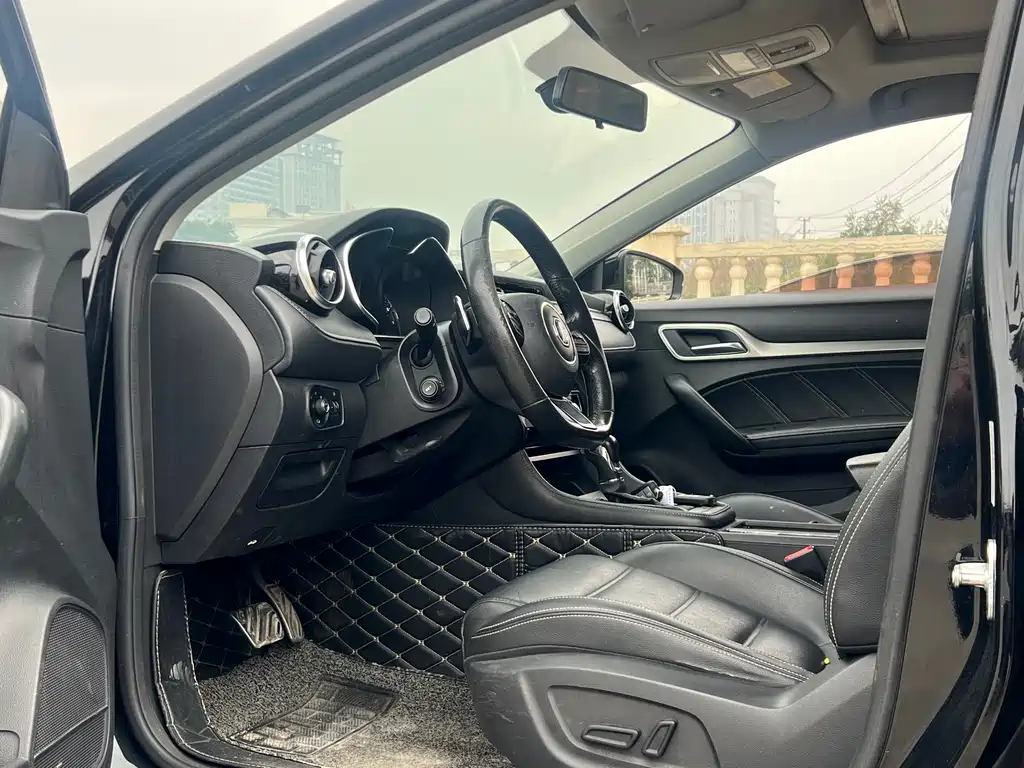 MG MG6 2017 20T Automatic Luxury Smart Connect Edition China V 2018 - thumbnail 5
