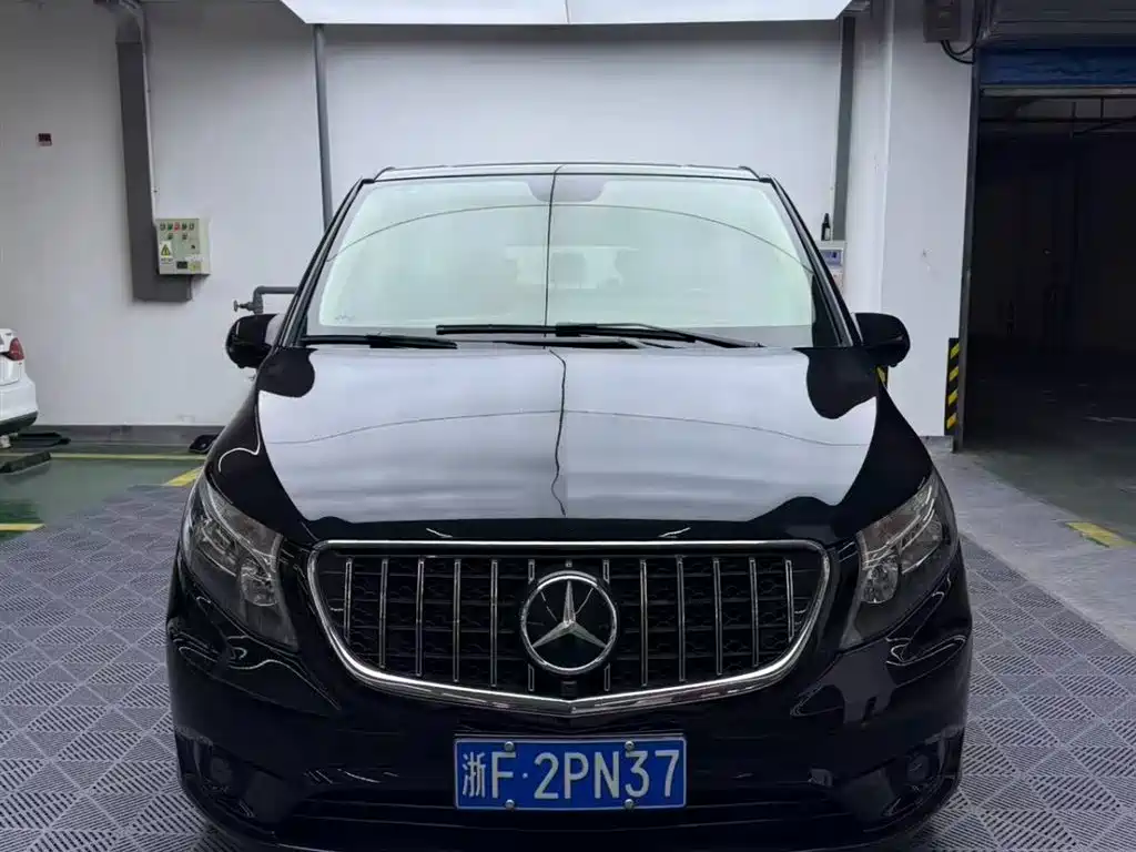Mercedes-Benz Vito 2020 2.0T Elite 7-seater 2021 - thumbnail 2