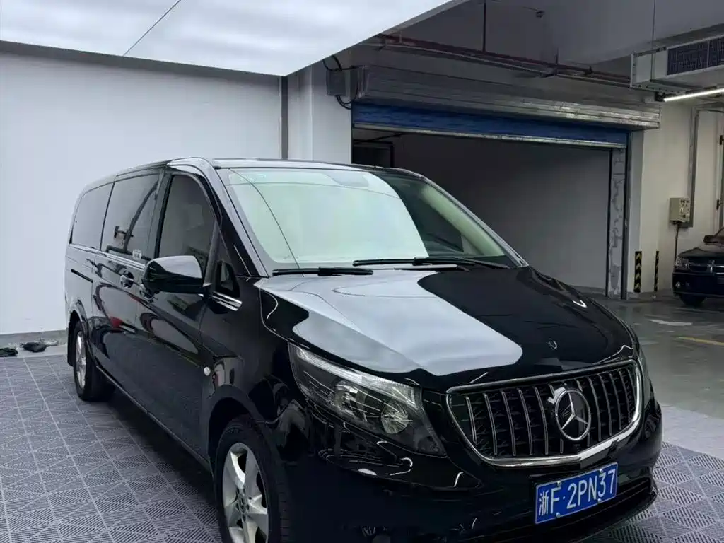 Mercedes-Benz Vito 2020 2.0T Elite 7-seater 2021 - thumbnail 3