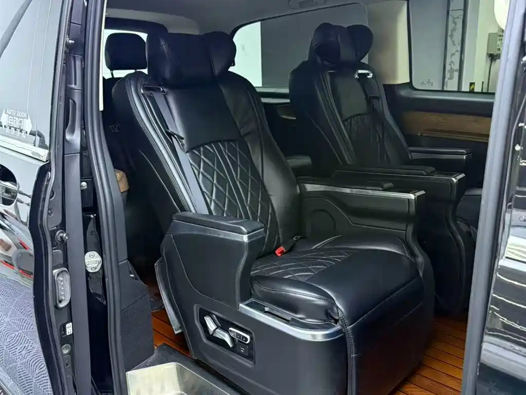 Mercedes-Benz Vito 2020 2.0T Elite 7-seater 2021 - thumbnail 8