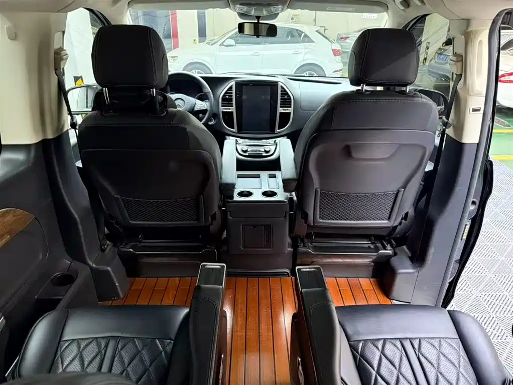 Mercedes-Benz Vito 2020 2.0T Elite 7-seater 2021 - thumbnail 9