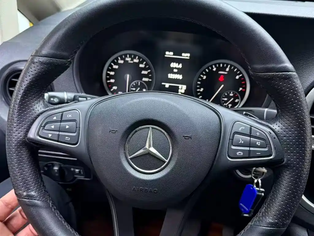 Mercedes-Benz Vito 2020 2.0T Elite 7-seater 2021 - thumbnail 10