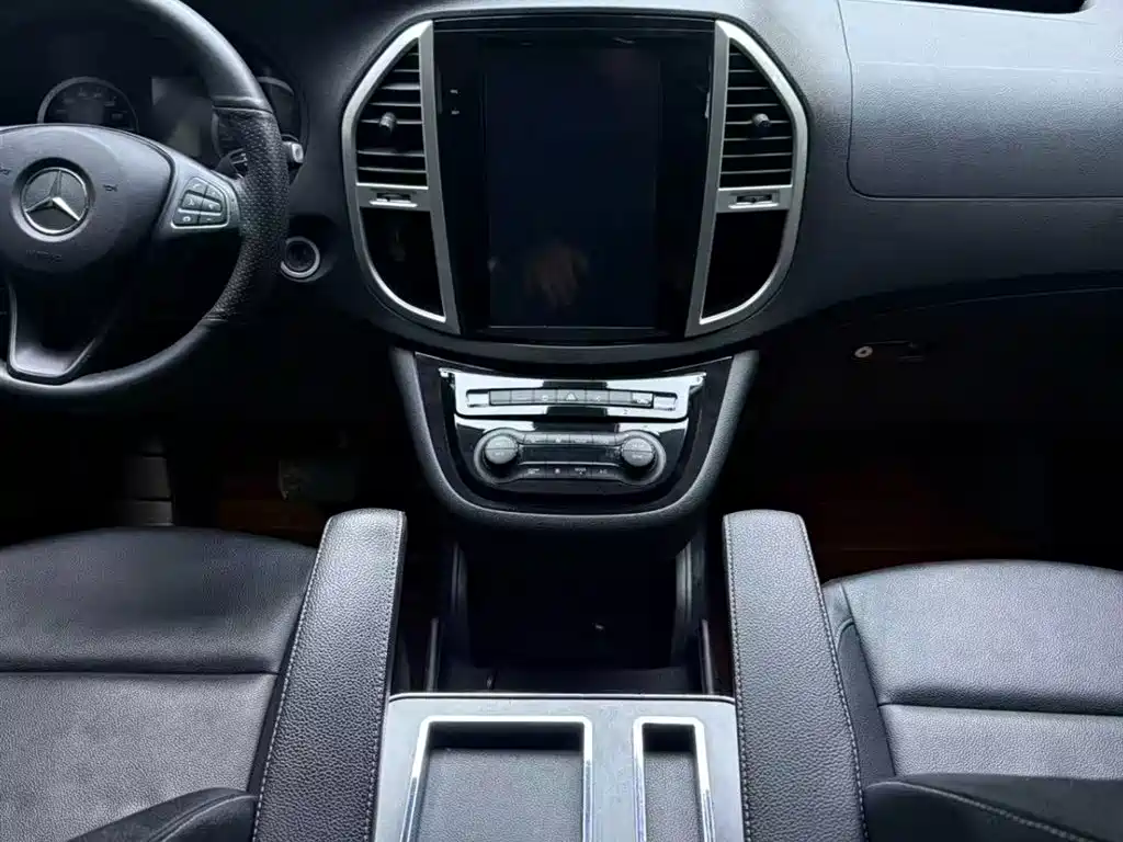 Mercedes-Benz Vito 2020 2.0T Elite 7-seater 2021 - thumbnail 13