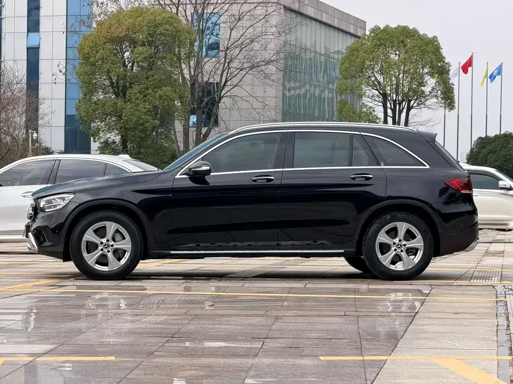 Mercedes-Benz Mercedes-Benz GLC 2020 GLC 260 L 4MATIC Dynamic Model 2020 - thumbnail 9