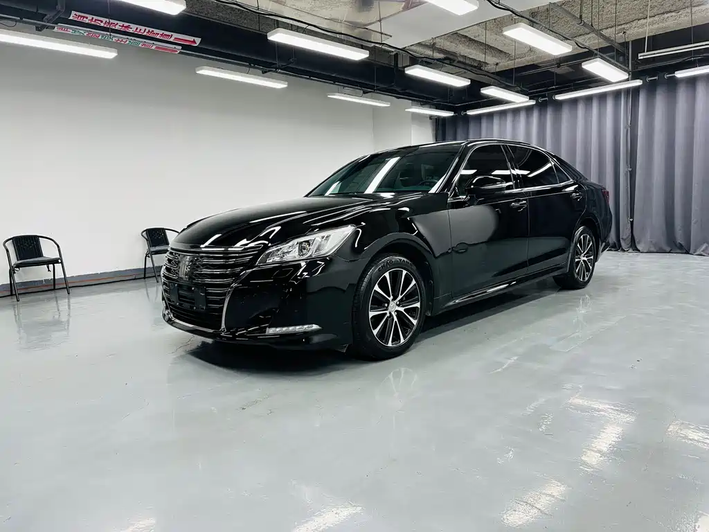 Toyota Crown 2018 2.0T Fashion Edition 2018