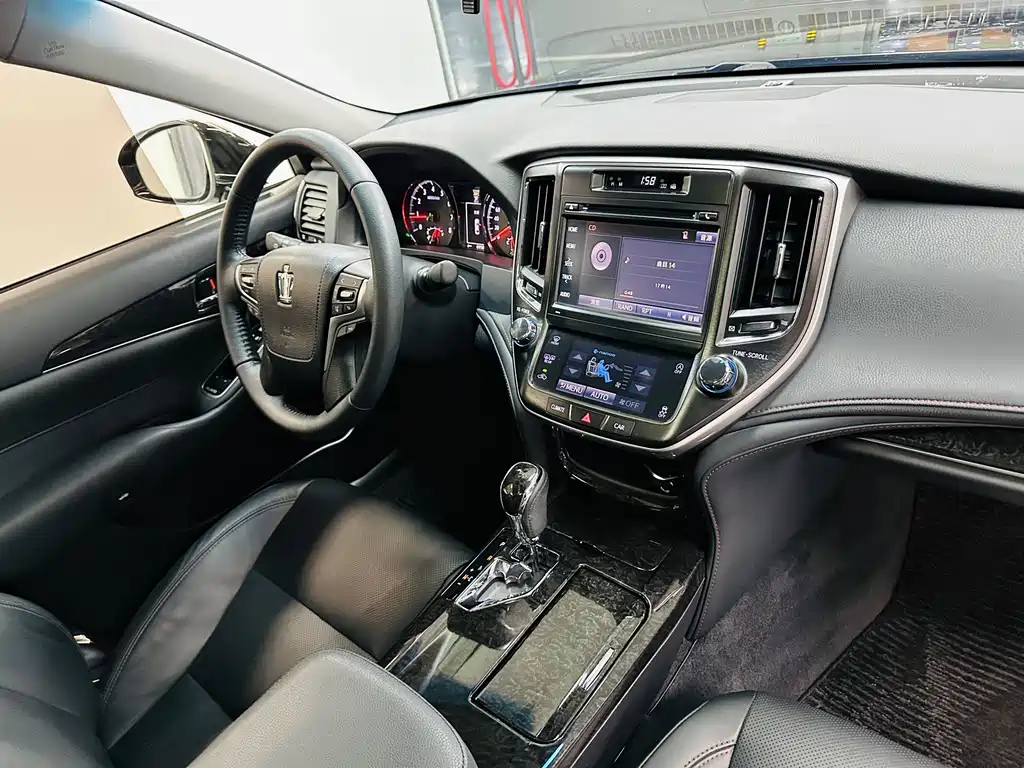 Toyota Crown 2018 2.0T Fashion Edition 2018 - thumbnail 14