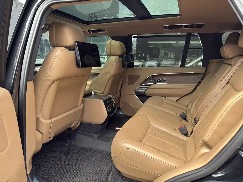 Land Rover Range Rover 2023 3.0 L6 400PS Vogue Long Wheelbase 2023 - thumbnail 8