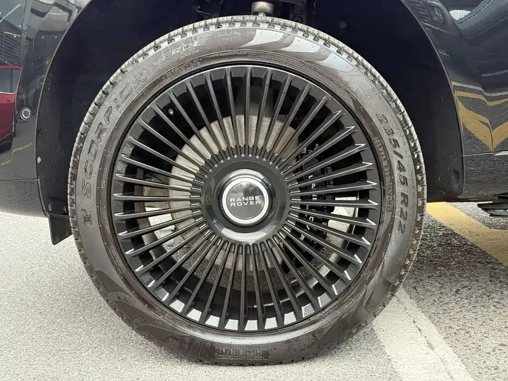 Land Rover Range Rover 2023 3.0 L6 400PS Vogue Long Wheelbase 2023 - thumbnail 11