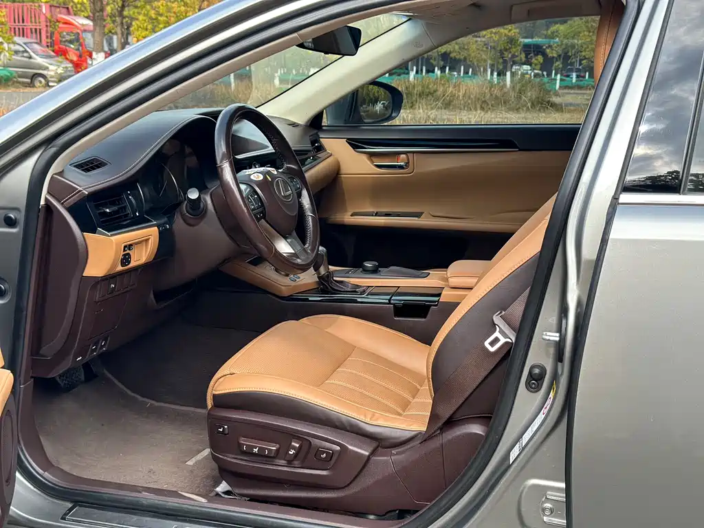Lexus Lexus ES 2015 ES 200 Luxury Edition 2017 - thumbnail 6
