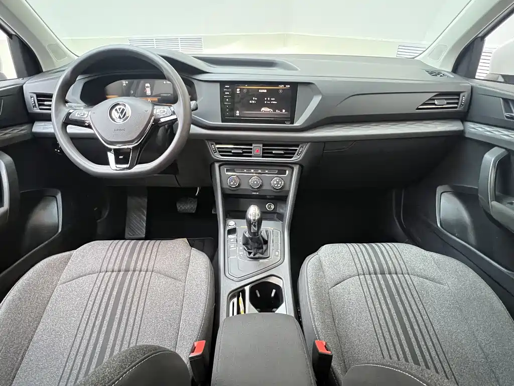 Volkswagen Tharu 2022 280TSI Front-Wheel Drive Style Edition 2022 - thumbnail 7