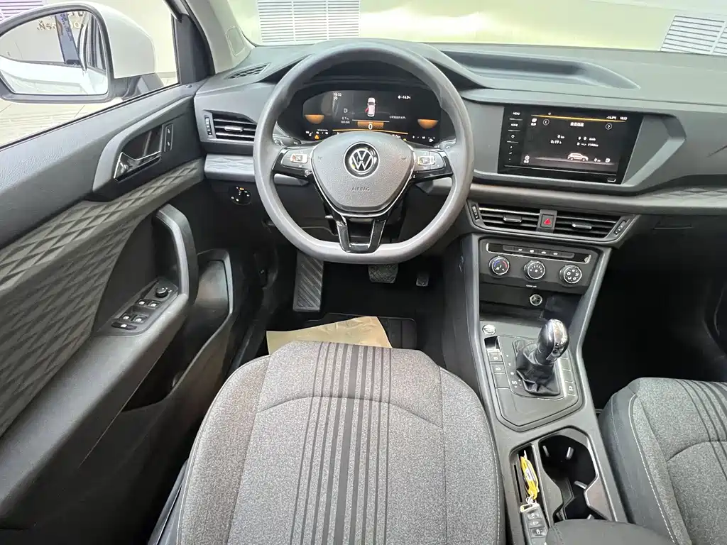 Volkswagen Tharu 2022 280TSI Front-Wheel Drive Style Edition 2022 - thumbnail 8