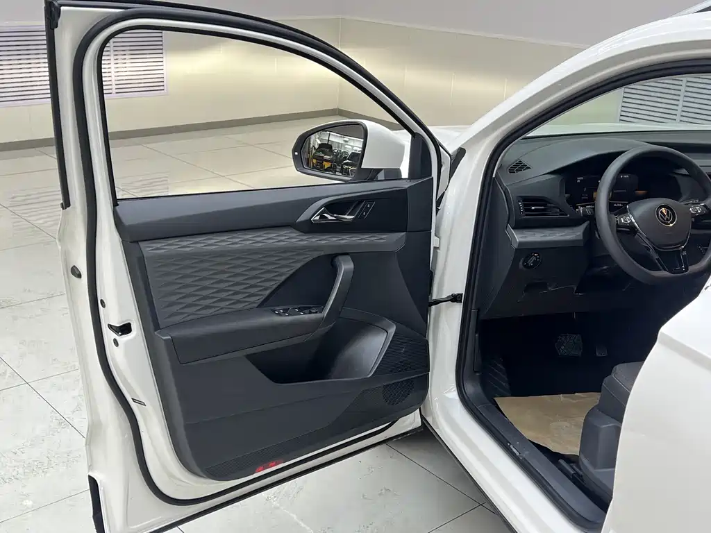 Volkswagen Tharu 2022 280TSI Front-Wheel Drive Style Edition 2022 - thumbnail 11