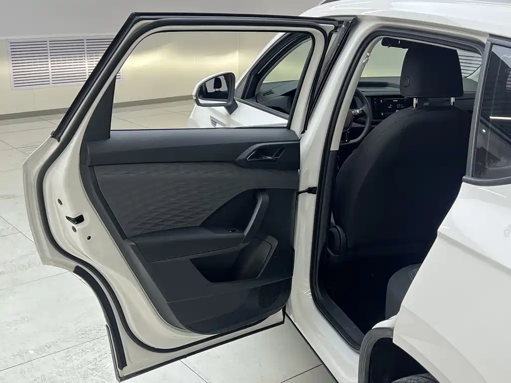 Volkswagen Tharu 2022 280TSI Front-Wheel Drive Style Edition 2022 - thumbnail 16