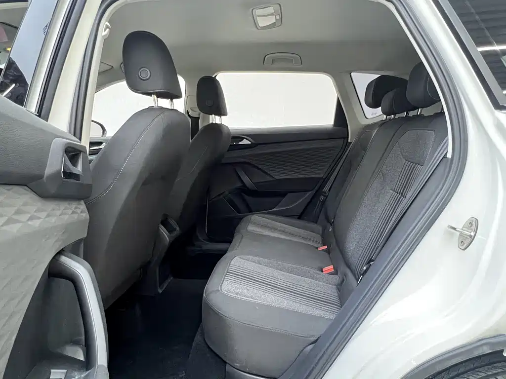 Volkswagen Tharu 2022 280TSI Front-Wheel Drive Style Edition 2022 - thumbnail 17