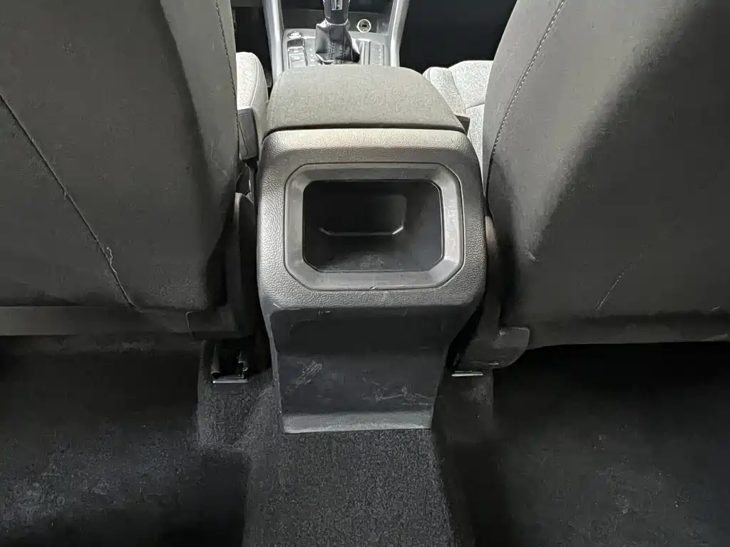 Volkswagen Tharu 2022 280TSI Front-Wheel Drive Style Edition 2022 - thumbnail 18