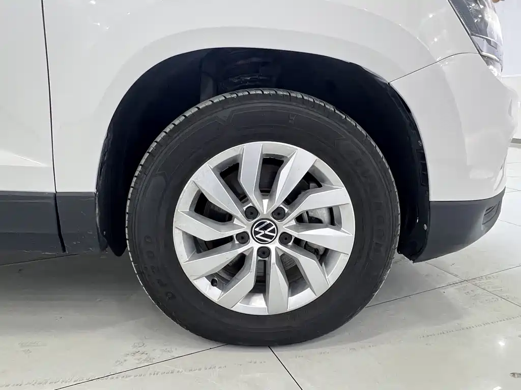 Volkswagen Tharu 2022 280TSI Front-Wheel Drive Style Edition 2022 - thumbnail 20