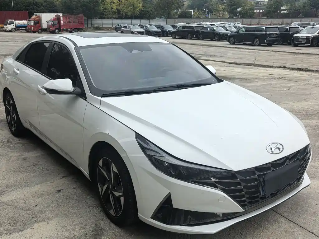 Hyundai Hyundai Elantra 2022 1.5L CVT GLS Premium Edition 2023 - thumbnail 3