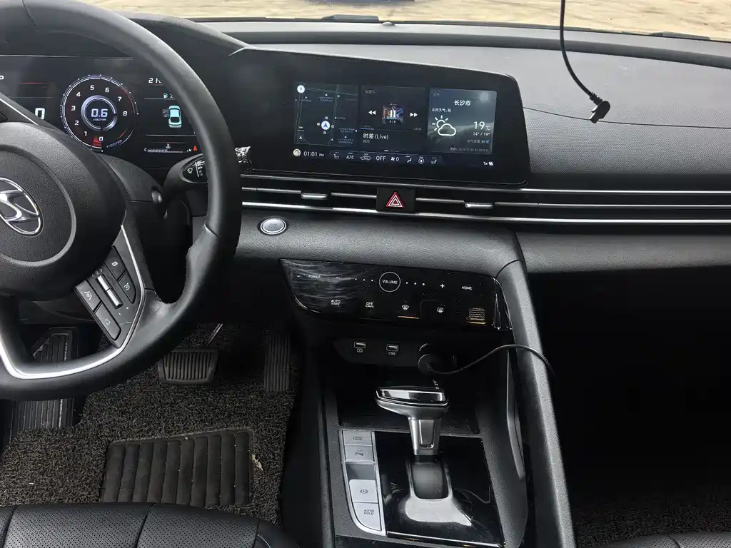 Hyundai Hyundai Elantra 2022 1.5L CVT GLS Premium Edition 2023 - thumbnail 5