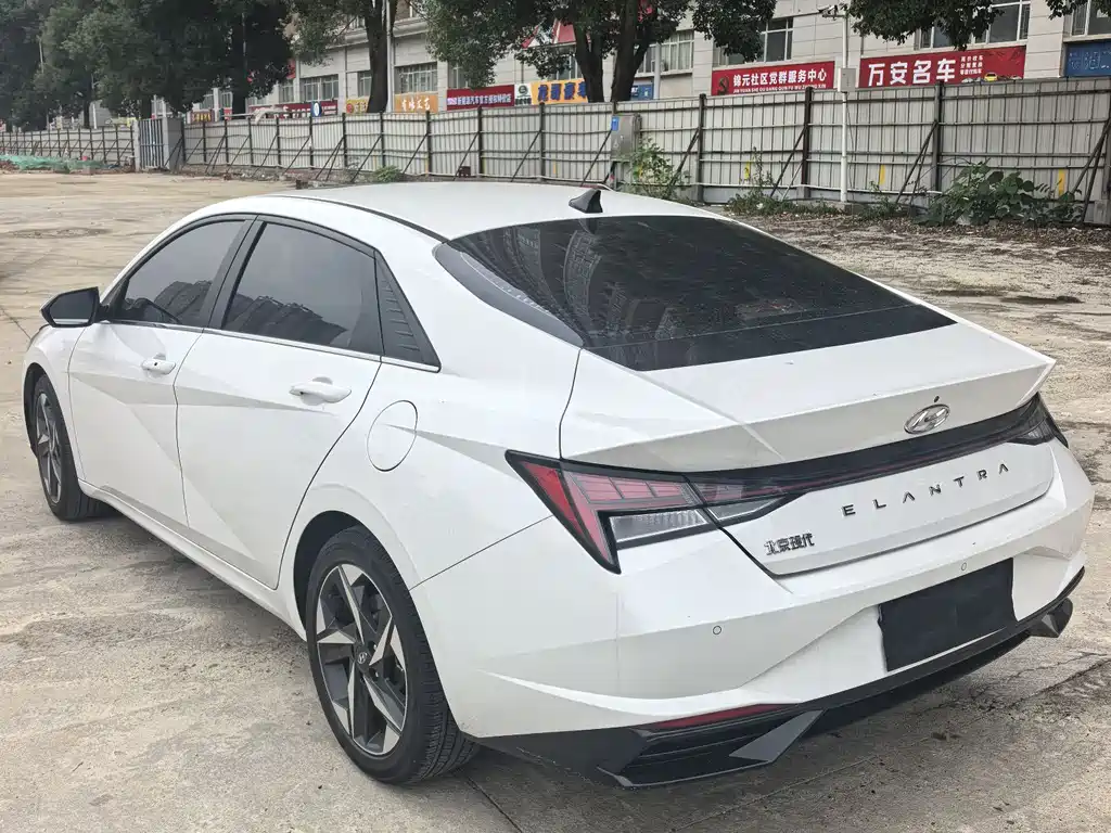 Hyundai Hyundai Elantra 2022 1.5L CVT GLS Premium Edition 2023 - thumbnail 7