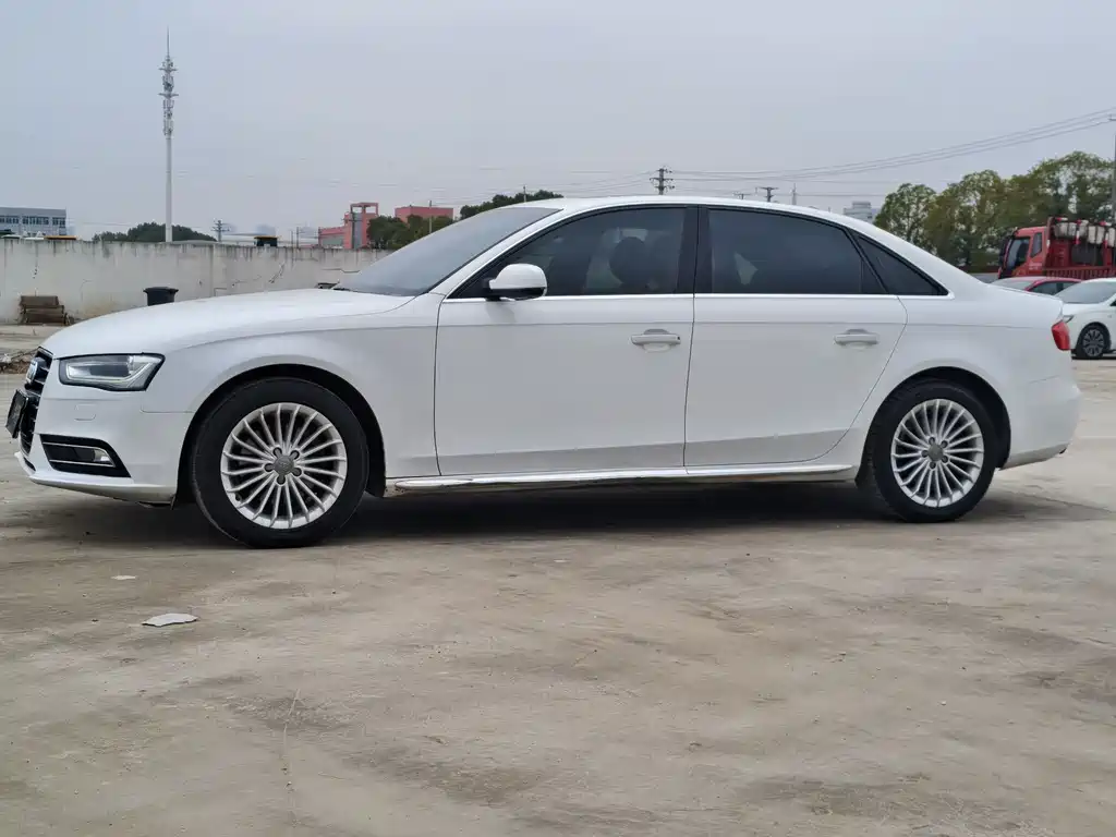 Audi Audi A4L 2016 35 TFSI Automatic Standard Model 2015 - thumbnail 4