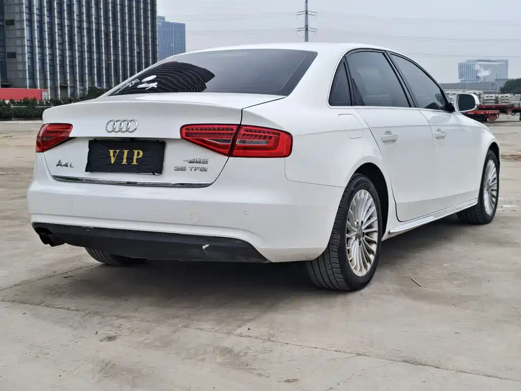Audi Audi A4L 2016 35 TFSI Automatic Standard Model 2015 - thumbnail 9