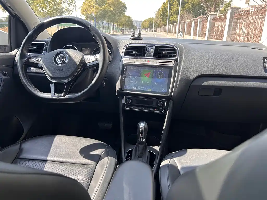Volkswagen Volkswagen Polo 2016 1.6L Automatic Luxury Edition 2016 - thumbnail 9