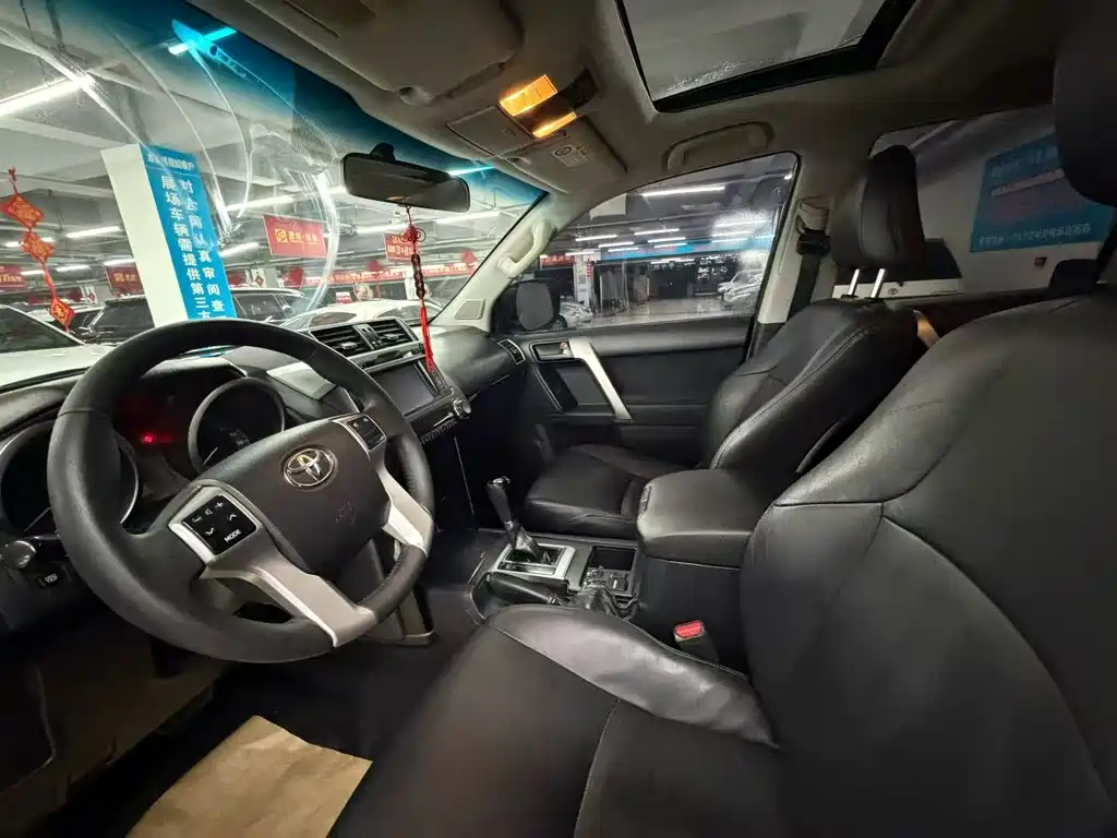 Toyota Toyota Prado 2016 2.7L Automatic Standard Edition 2017 - thumbnail 4
