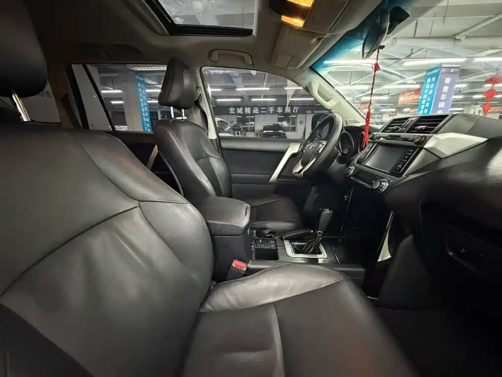 Toyota Toyota Prado 2016 2.7L Automatic Standard Edition 2017 - thumbnail 6