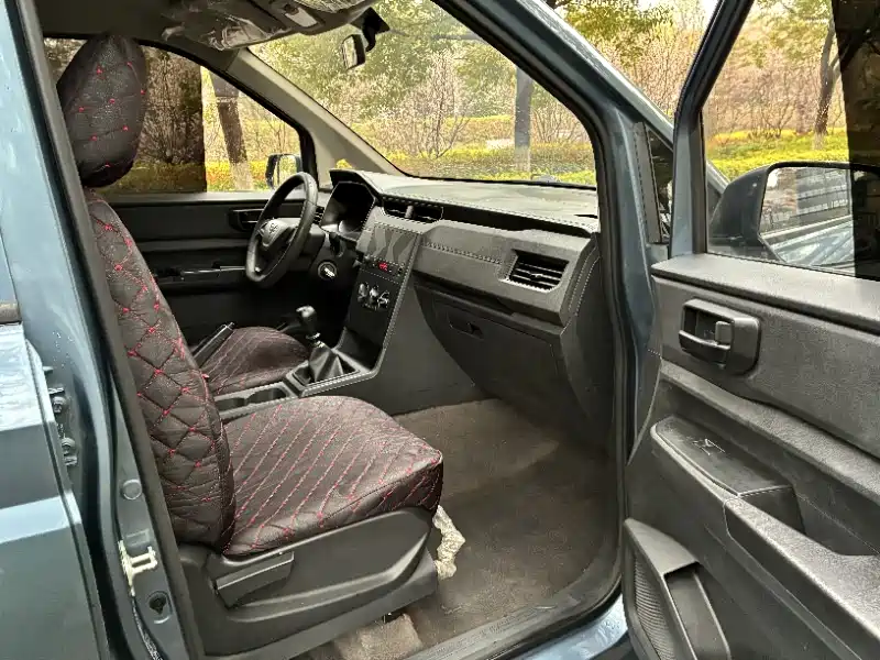 Wuling Motors Wuling Hongguang PLUS 2021 Commercial Edition 1.5T Manual Standard 7-seater 2021 - thumbnail 5