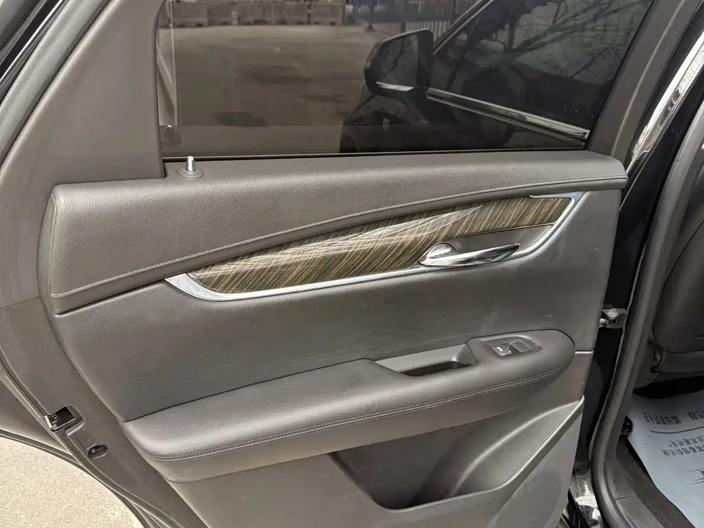 Cadillac Cadillac XT5 2018 25T Technology Edition 2018 - thumbnail 9