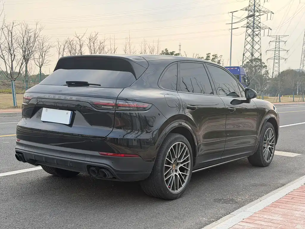 Porsche Porsche Cayenne 2023 Platinum Edition 3.0T 2023 - thumbnail 4