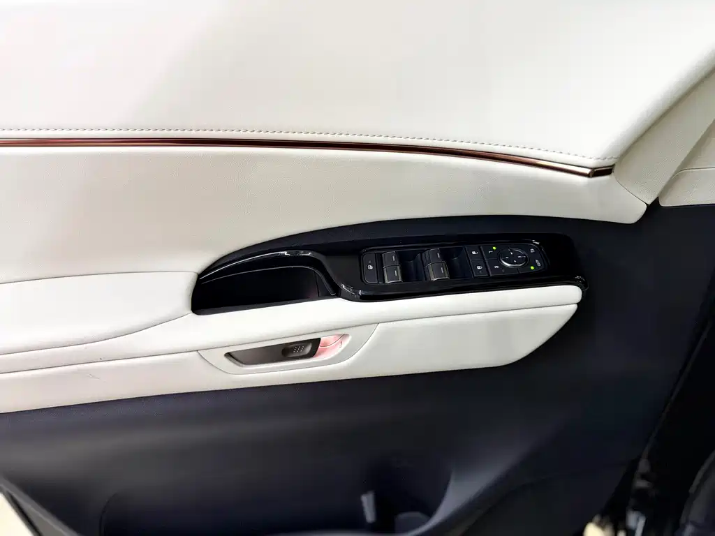 Lexus Lexus LM 350h Six-Seat Executive Edition 2026 - thumbnail 5
