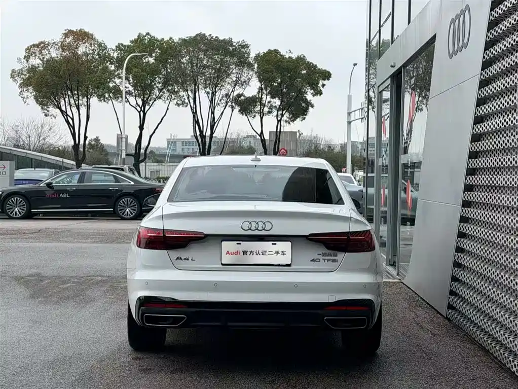 Audi Audi A4L 2023 40 TFSI Premium Dynamic Edition 2023 - thumbnail 4