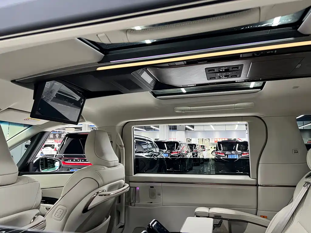 Lexus Lexus LM 350h Six-Seat Executive Edition 2025 - thumbnail 10