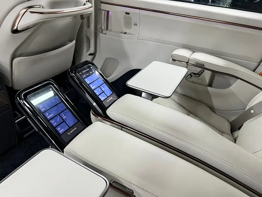 Lexus Lexus LM 350h Six-Seat Executive Edition 2025 - thumbnail 13