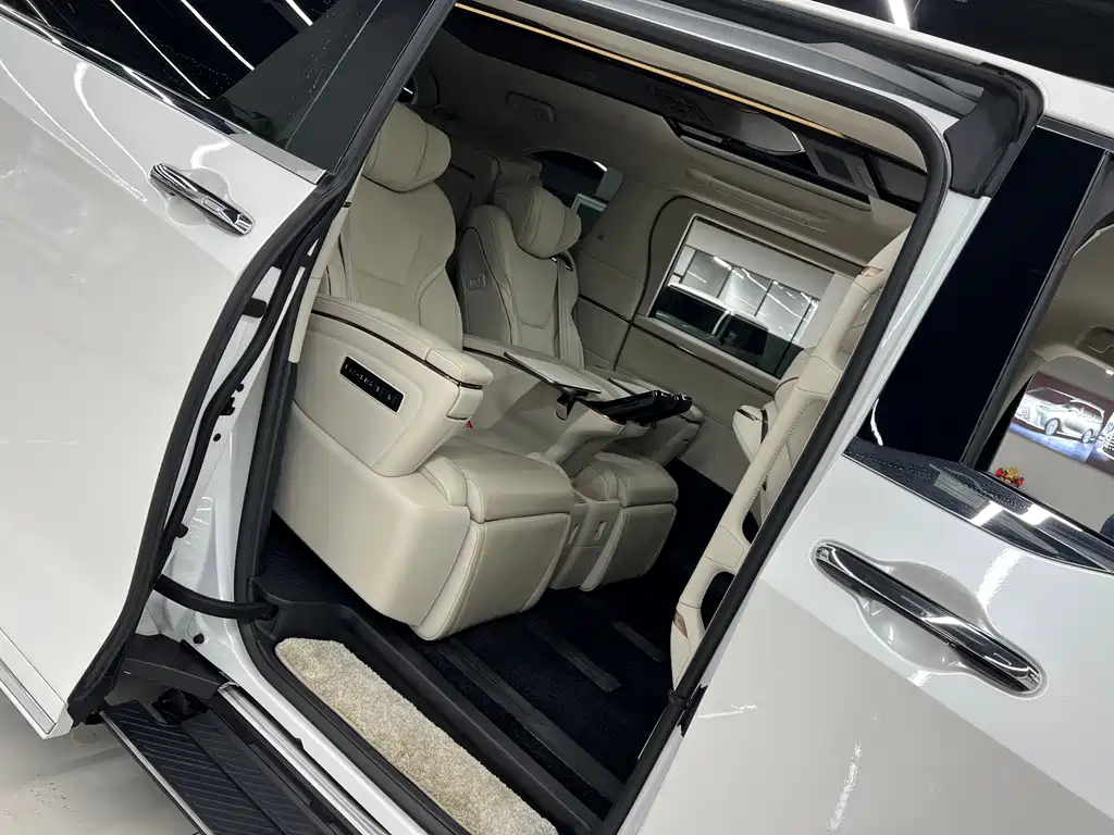 Lexus Lexus LM 350h Six-Seat Executive Edition 2025 - thumbnail 14