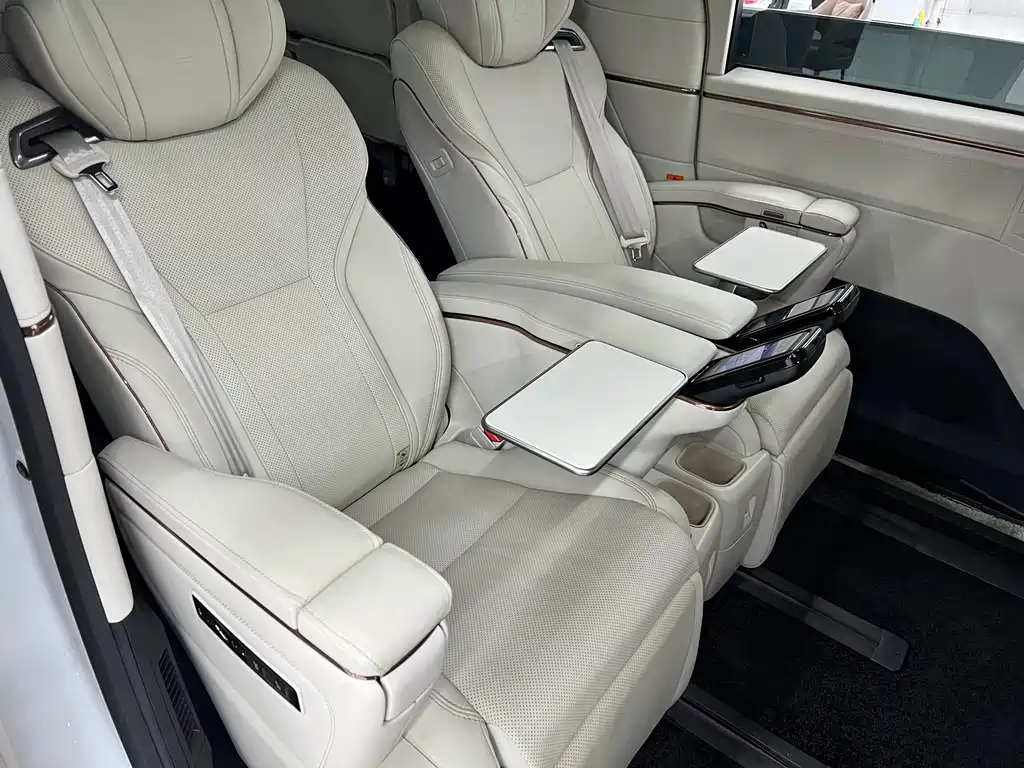 Lexus Lexus LM 350h Six-Seat Executive Edition 2025 - thumbnail 15
