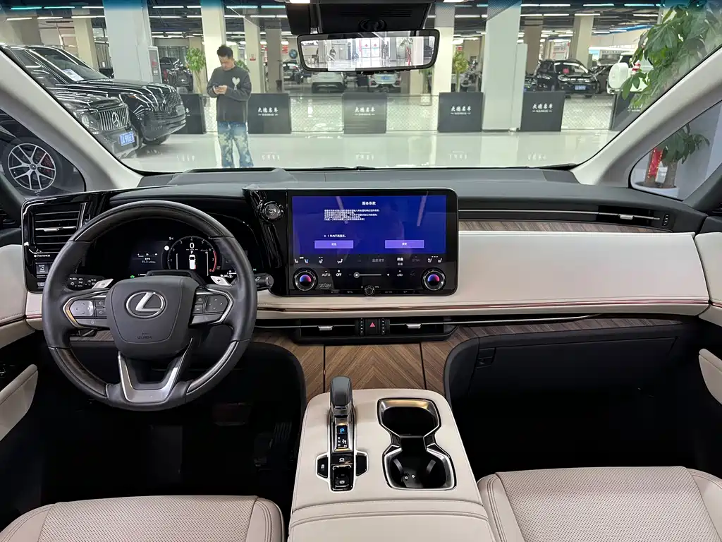 Lexus Lexus LM 350h Six-Seat Executive Edition 2025 - thumbnail 17