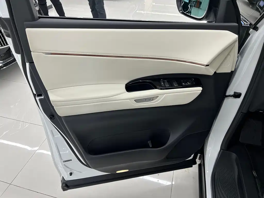 Lexus Lexus LM 350h Six-Seat Executive Edition 2025 - thumbnail 22