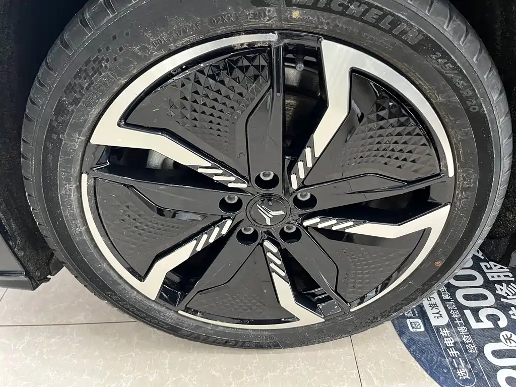 Lantu Auto Lantu Zhui Guang 2023 AWD Standard Edition 2024 - thumbnail 4