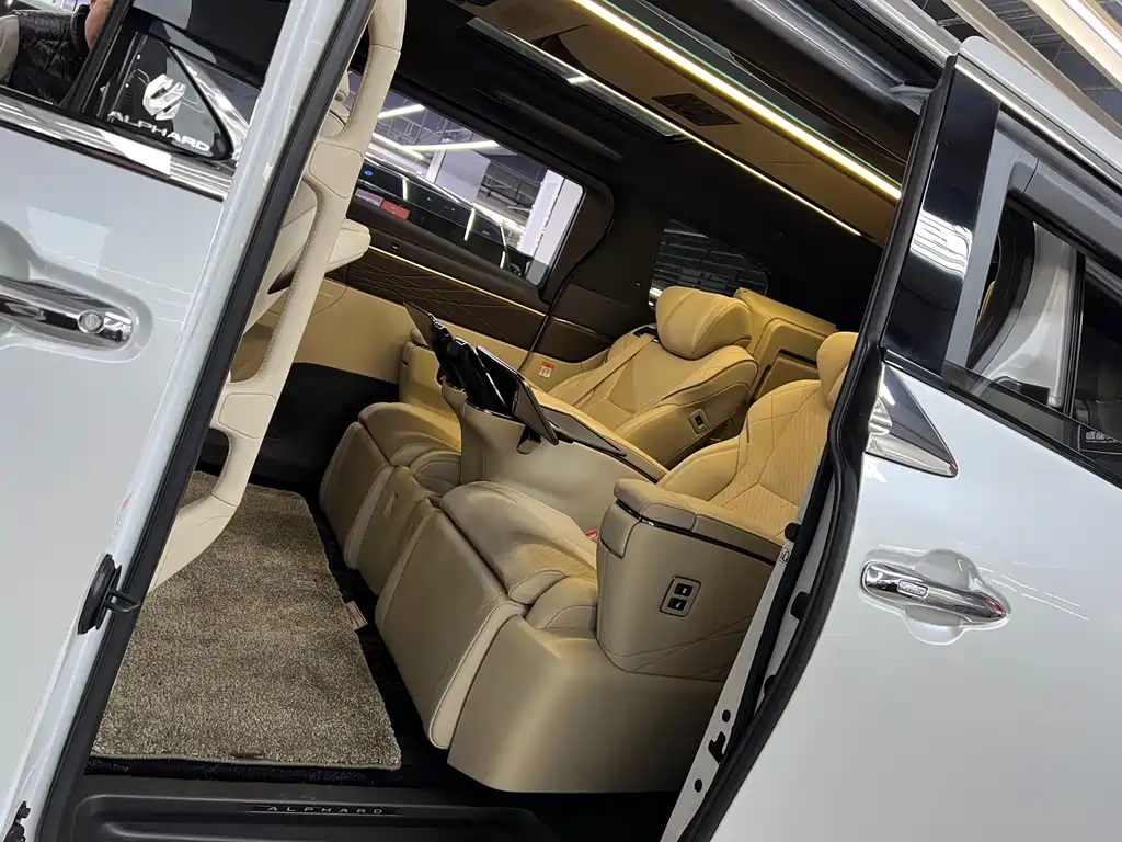Toyota Alphard 2024 Model Hybrid 2.5L Premium Edition 2024 - thumbnail 10