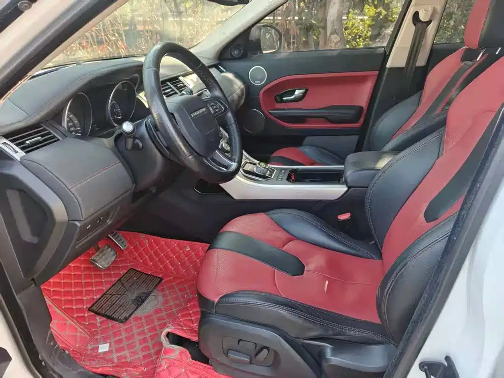 Land Rover Range Rover Evoque 2015 2.0T Dynamic 5-door 2015 - thumbnail 4