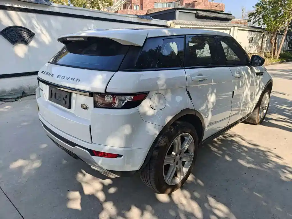 Land Rover Range Rover Evoque 2015 2.0T Dynamic 5-door 2015 - thumbnail 8