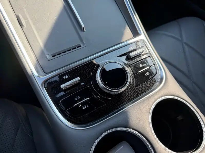 Geely Galaxy Geely Galaxy L6 2025 EM-i 140km Starship Edition 2025 - thumbnail 6