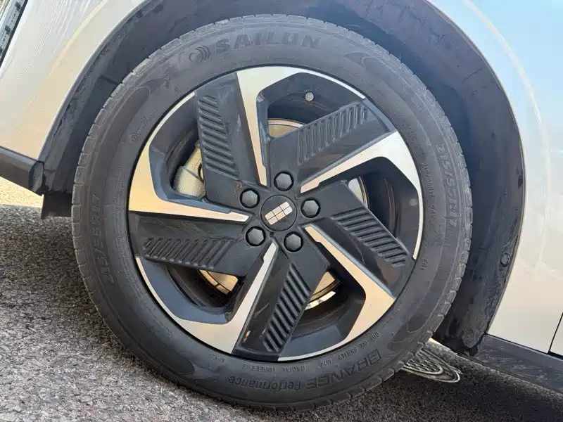 Geely Galaxy Geely Galaxy L6 2025 EM-i 140km Starship Edition 2025 - thumbnail 10