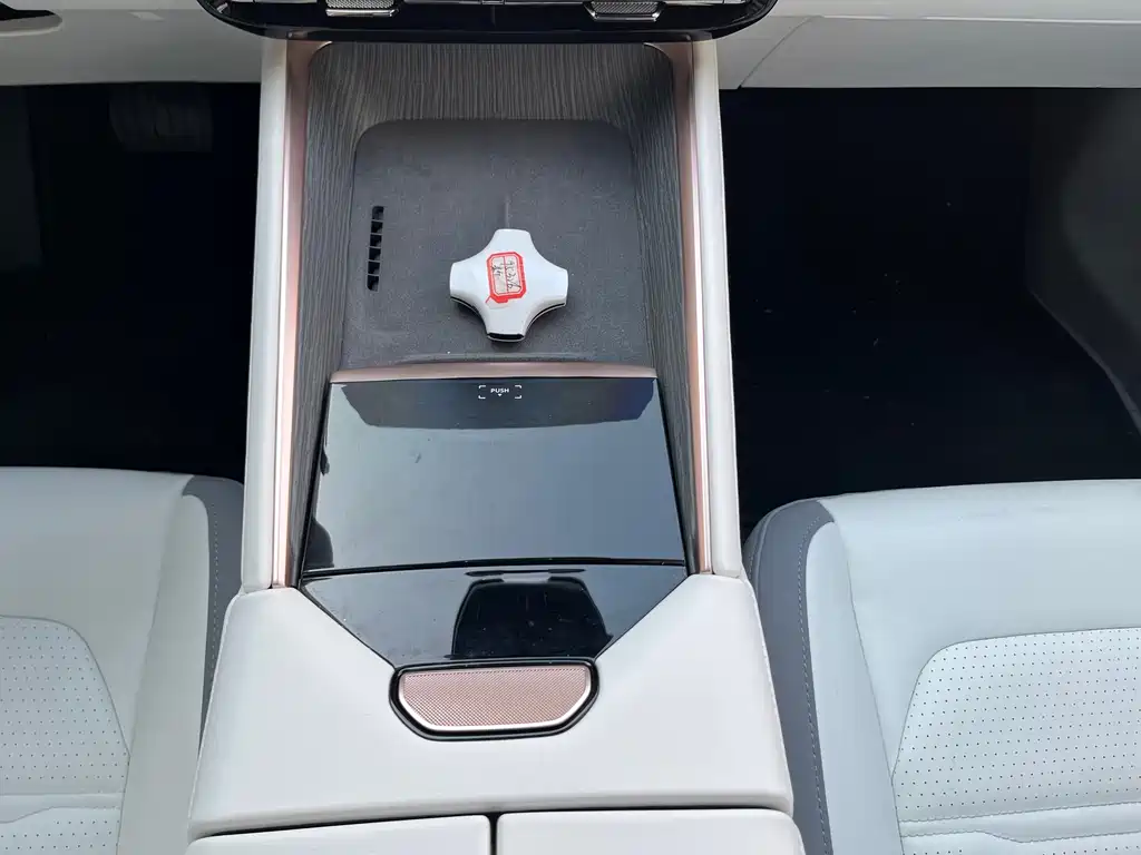 Dongfeng Yipai eπ007 2024 Pure Electric 540 AWD Max Edition 2024 - thumbnail 9