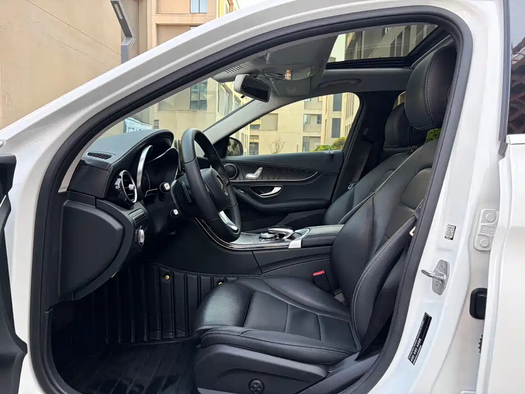 Mercedes-Benz Mercedes-Benz C-Class 2018 C 180 L Fashion Sport Edition 2018 - thumbnail 4