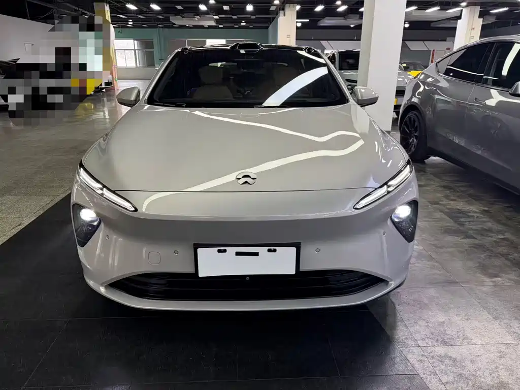 NIO NIO ET7 2023 75kWh 2022 - thumbnail 2